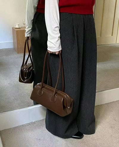 韓國TRO 高級感法棍軟皮腋下包4