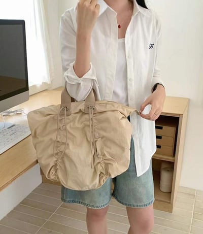 韓國TRO人氣休閒通勤抽繩手拿側背托特包8