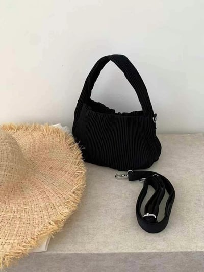 韓國TRO 高級感少見超輕百褶肩背側背包9