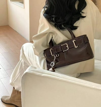 韓國TRO 高級感皮帶扣機車肩背包10