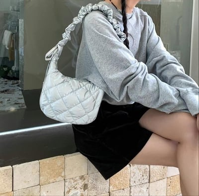 韓國TRO 人氣款雲耳枕壓綁繩肩背包7