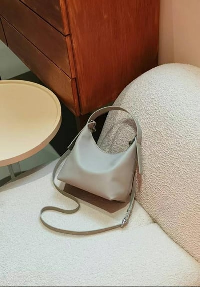 韓國TRO 極簡小耳朵手提斜挎包7