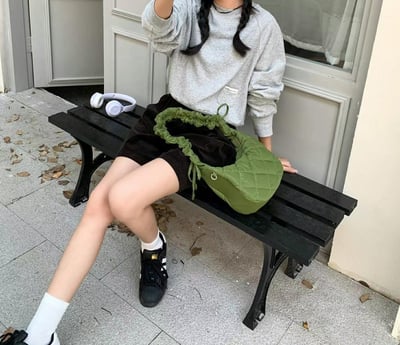 韓國TRO 人氣款雲耳枕壓綁繩肩背包8