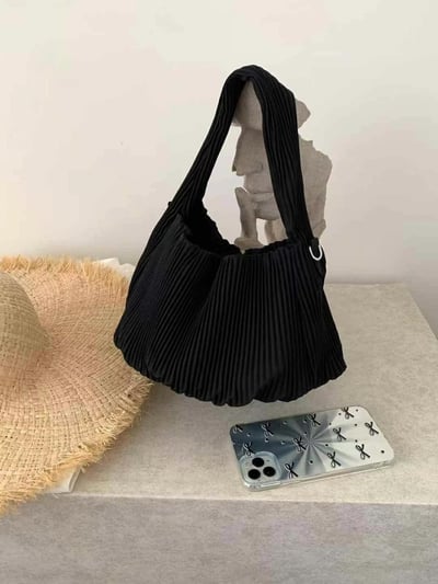 韓國TRO 高級感少見超輕百褶肩背側背包8