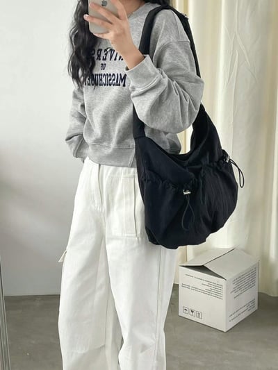 韓國TRO 人氣尼龍帆布雲朵抽繩肩背斜挎包7