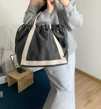 韓國TRO 文青通勤抽繩尼龍手提側背托特包1