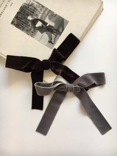 韓國髮飾NYU 浪漫法式慵懶短絲絨垂墜髮夾4