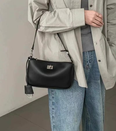 韓國TRO 高級感真皮凱莉鎖手提斜挎包4