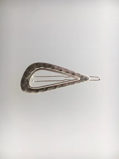 韓國NYU 金屬熔岩迴紋鏤空水滴夾2