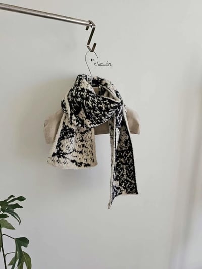 正韓EBA復古花紋針織圍巾 ( 7.7%羊毛)2