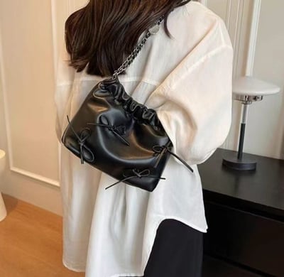 韓國TRO 高級感熟女蝴蝶結收口水桶包7