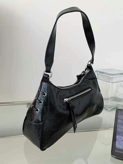 韓國TRO 美式復古卯釘機車手提斜挎包9