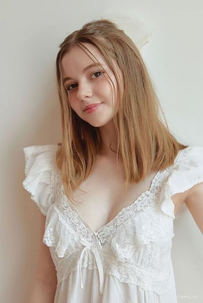 韓國 LUNA 法式浪漫蕾絲深V長裙洋裝睡衣1