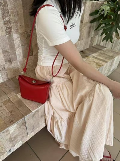 韓國TRO 高級感貝殼馬鞍斜挎肩背包3