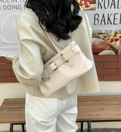 韓國TRO 高級感皮帶扣機車肩背包9