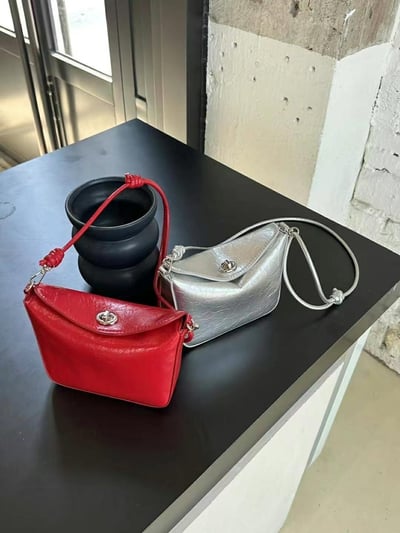 韓國TRO 高級感貝殼馬鞍斜挎肩背包2