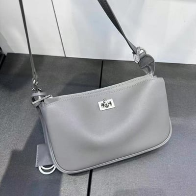 韓國TRO 高級感真皮凱莉鎖手提斜挎包6