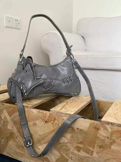 韓國TRO 美式復古卯釘機車手提斜挎包8