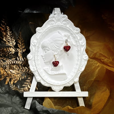 【 淳飾 】銀針｜小巧紅鑽垂墜愛心 121619131