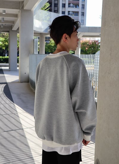 【 Giusto 】領口交叉車線大學T7