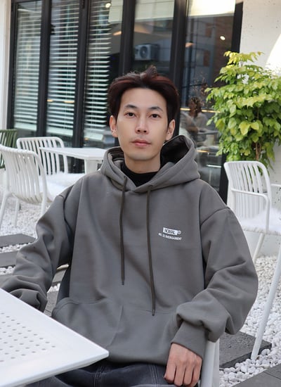 【 Giusto 】軟綿字母印圖連帽T2