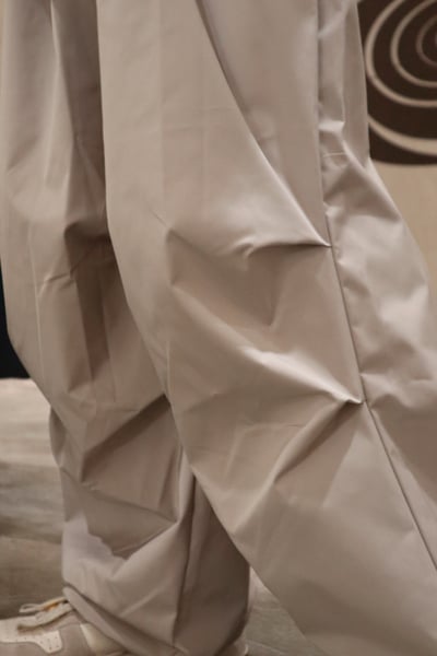 【 Giusto 】膝下抓褶挺版尼龍寬褲6