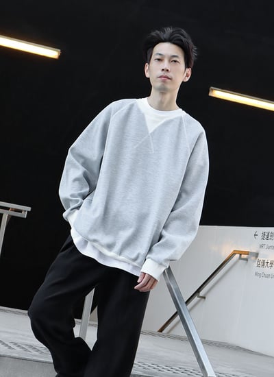 【 Giusto 】領口交叉車線大學T3