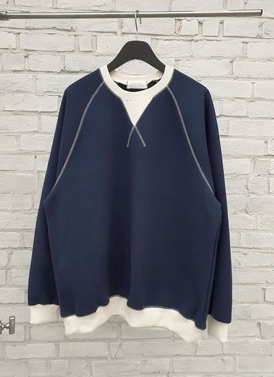 【 Giusto 】領口交叉車線大學T8