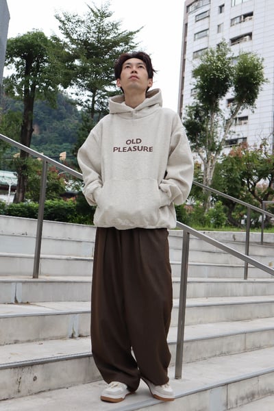 【 Giusto 】領口釘釦連帽厚磅大學T10