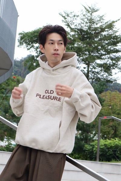 【 Giusto 】領口釘釦連帽厚磅大學T7