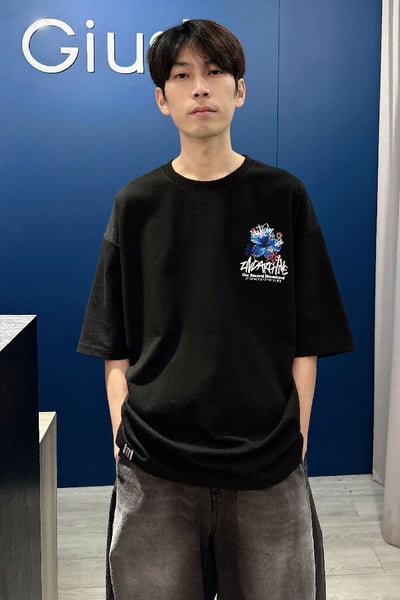 【 優惠只到05/16 】背後花朵印圖厚磅短袖上衣3