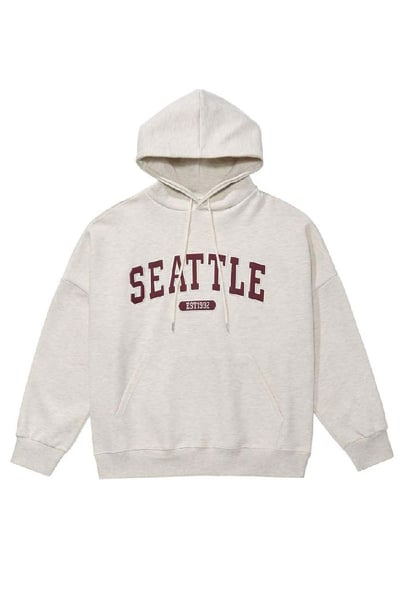 【 Giusto 】胸前英文布標連帽上衣1