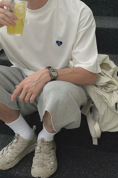 【 優惠只到05/16 】胸前微笑刺繡小標上衣7
