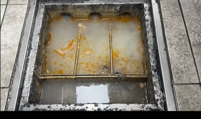 高雄夢時代成真咖啡截油槽清洗｜餐飲油污與食物殘渣清除3