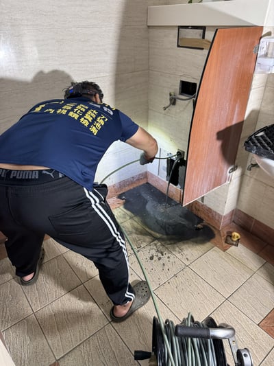 水刀疏通｜義大醫院小便斗管路4