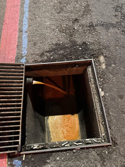 夜間疏通施工｜便利商店外排水阻塞｜屏東火車站全家4