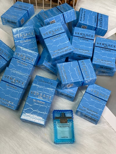 Versace Eau Fraiche 凡賽斯雲淡風輕男性淡香水 5ML4