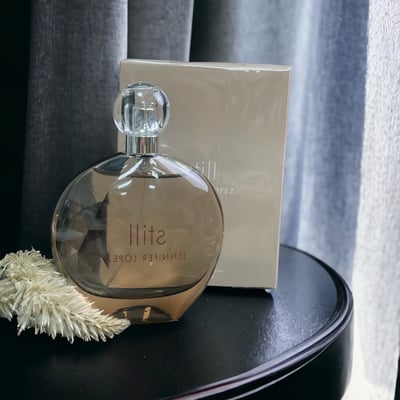 JLo Still 珍妮佛羅培茲星鑽女性淡香精 100ML4
