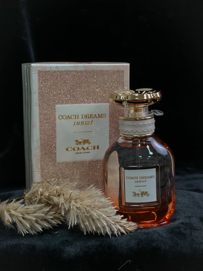 地平線上喚起回憶的溫暖氣息-COACH Dreams Sunset 逐夢暮光女性淡香精 40ML4