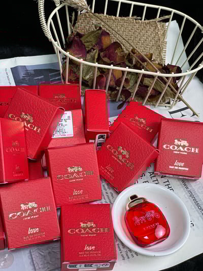 Coach 時尚戀紅女性淡香精迷你瓶 4.5ML1
