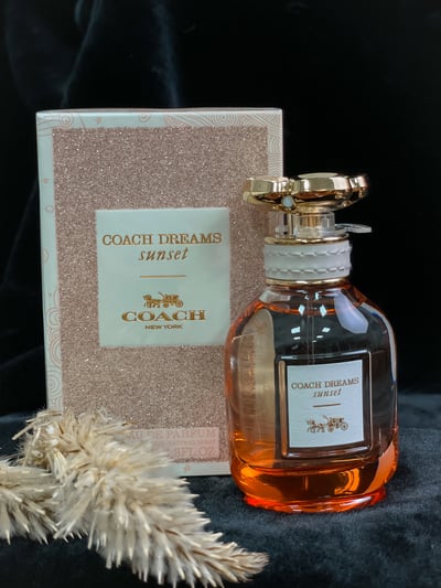 地平線上喚起回憶的溫暖氣息-COACH Dreams Sunset 逐夢暮光女性淡香精 40ML1