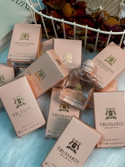 Trussardi 楚沙迪 晶漾玫瑰女性淡香水小香 7ML1