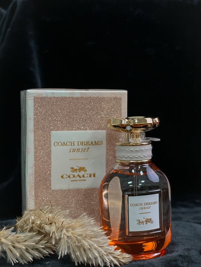 地平線上喚起回憶的溫暖氣息-COACH Dreams Sunset 逐夢暮光女性淡香精 40ML3