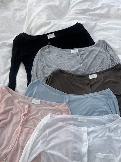 ♡正韓♡春薄透可疊穿排釦上衣13