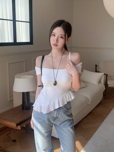 ♡正韓♡斜切荷葉造型上衣17