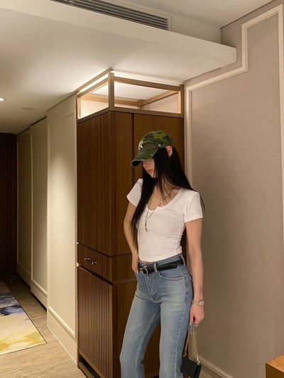 ♡正韓♡小Ｖ腰身圓領Ｔ2