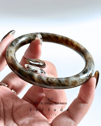 B20 21 07 荼蘼 | 和田玉草花鐲4
