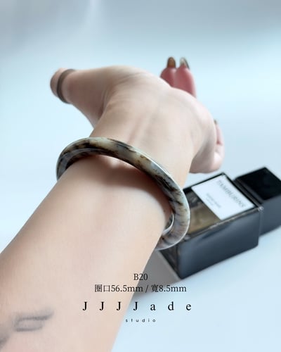 B20 21 07 荼蘼 | 和田玉草花鐲7