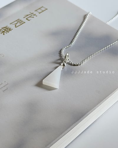 Z26 Z27 遇件 | 三角項鍊 「白玉| 青花」6