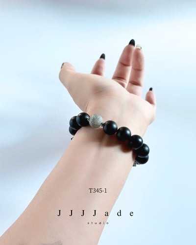 T345 一念 | 和田玉墨玉手串11